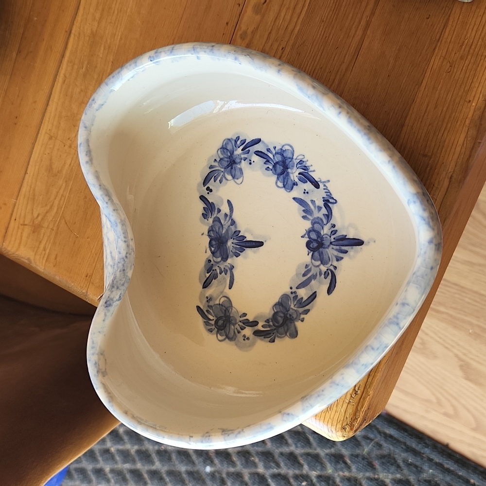 Ellis Pottery Marshall, TX Deep Heart Bowl with Flower Heart Details 7x5 x2.25"